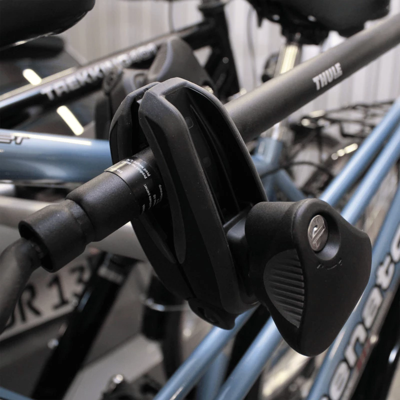 Porte-vélos Thule VeloCompact 926 Pour 3 Vélos Extensible à 4 2 Porte-vélos Thule VeloCompact 926 Pour 3 Vélos Extensible à 4 – Image 2